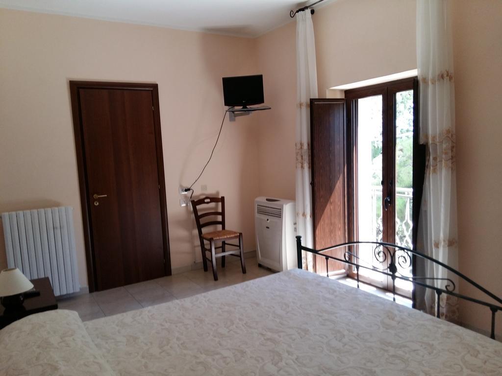 La Mortella Agriturismo Rotondella Δωμάτιο φωτογραφία