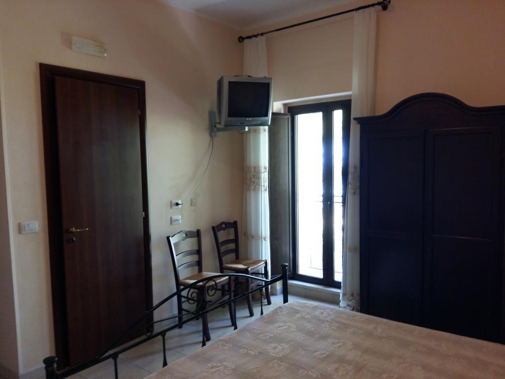 La Mortella Agriturismo Rotondella Δωμάτιο φωτογραφία